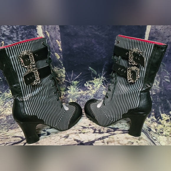 T.U.K Shoes - TUK pinstripe buckle GOTHIC boots sz 7.5/8